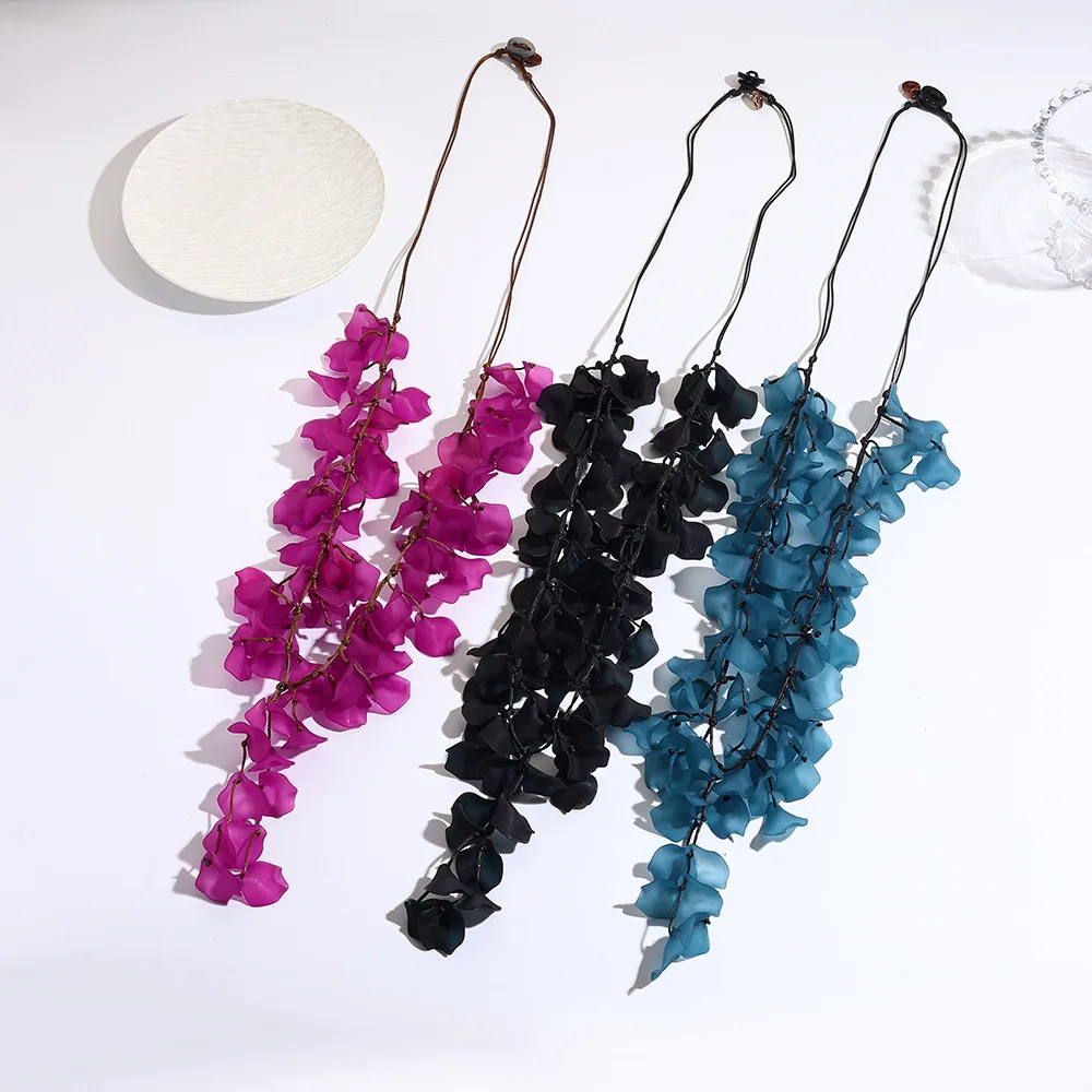

DIY accessories Core blue acrylic summer seaside spice girl necklace women's high-end niche design new simple jewelry collarbone
