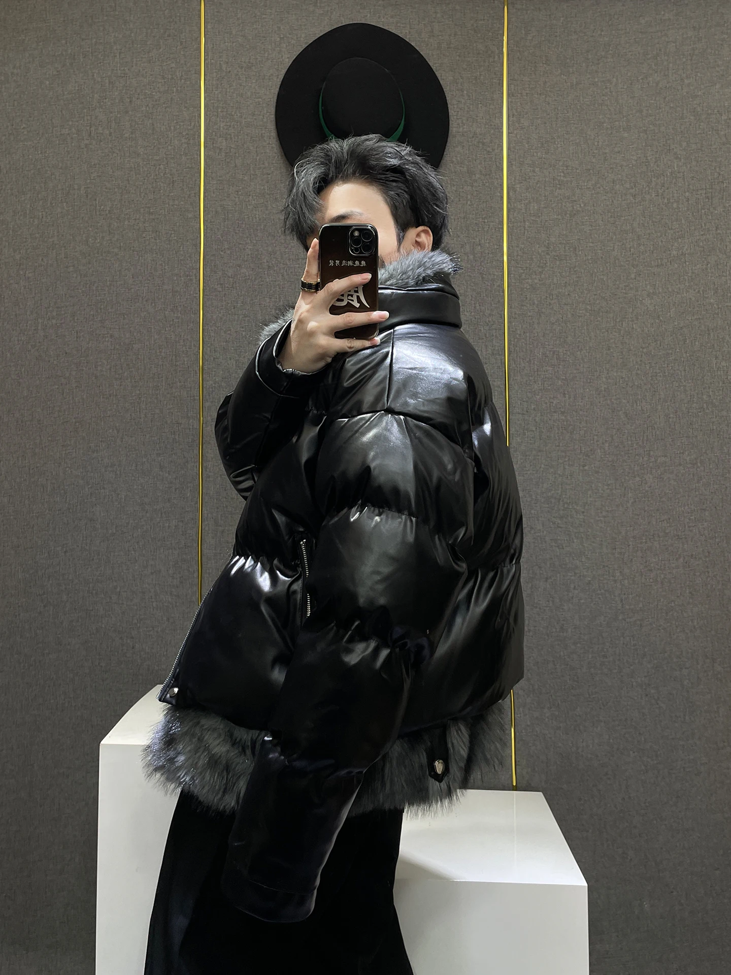 سترات عصرية للرجال مكونة من قطعتين موضة شتاء 2025 جديدة من جلد البولي يوريثان بياقة من الفرو الصناعي سترات سميكة عصرية دافئة أنيقة سترات #4