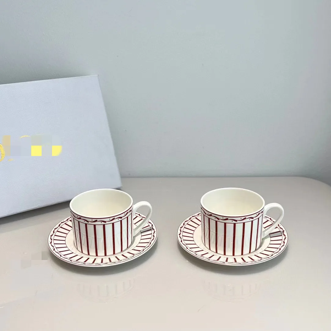 Simple line four-piece bone China coffee cup and saucer 2 cups 2 saucer afternoon tea coffee set gift