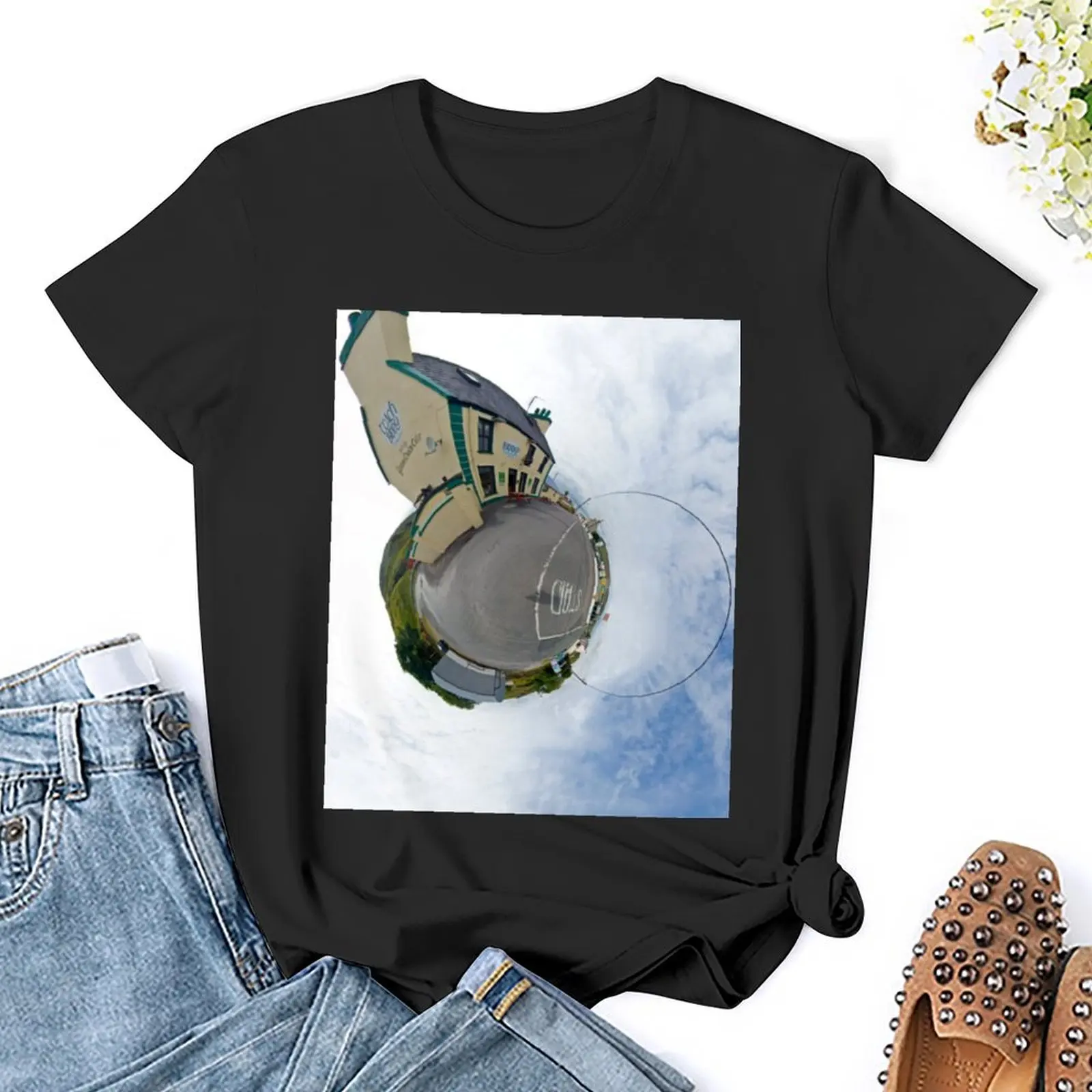 Biddy's House - the Crossroads Pub, Glencolmcille(Sky Out) T-Shirt kawaii clothes female graphics t shirt for Women