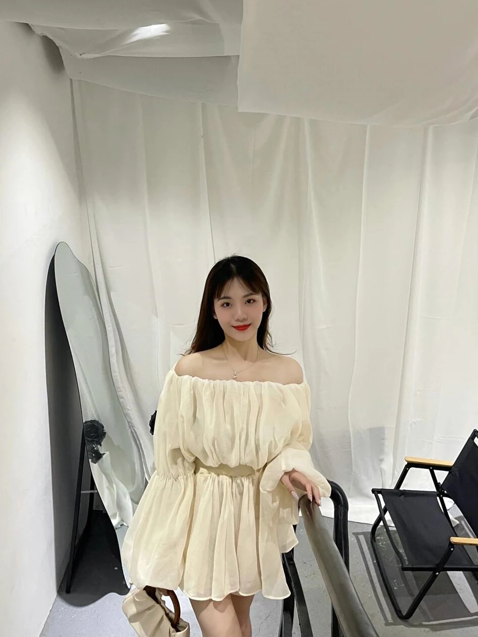 

Champagne Color One-Shoulder Slim Fit Shirt Women's Spring Fashion Design Pleated Waist-Cinching Slimming Long Sleeve Top