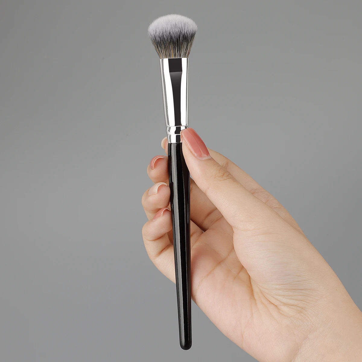 Peach Heart Blusher Brush Powder Blush Cream Liquid Blush Makeup Brushes Flat Small Precise Blush Brush Makeup Tools