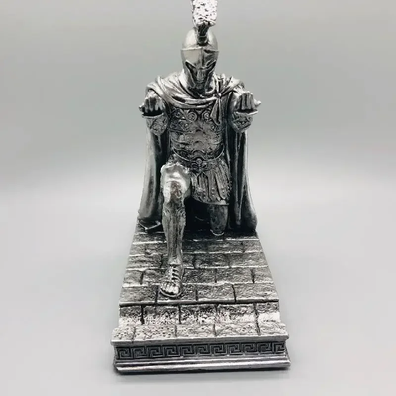 

Executive Knight Pen with Helmet Bronze Statue Pen Holder Armor Roman Knight Kneeling Pen Holder Mobile Phone Holder