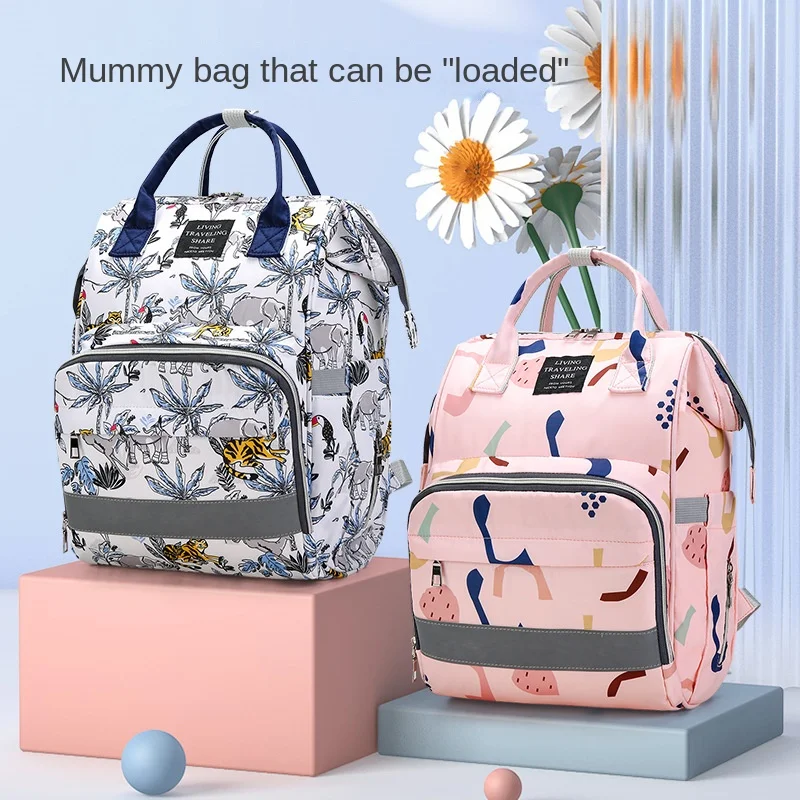 Fashionable and Spacious Diaper Bag for Chic Moms Multifunctional Baby Bag for Travel and Outings