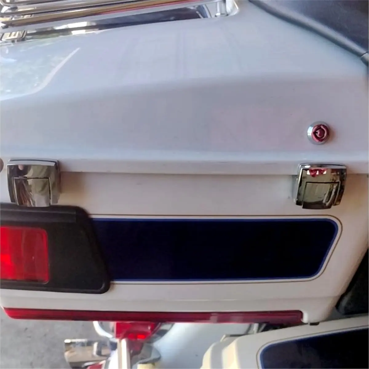 #11T Automotive Parts & Accessories,Tour Pack Pak Latches Chrome for Harley Touring Street Electra Road (Silver)
