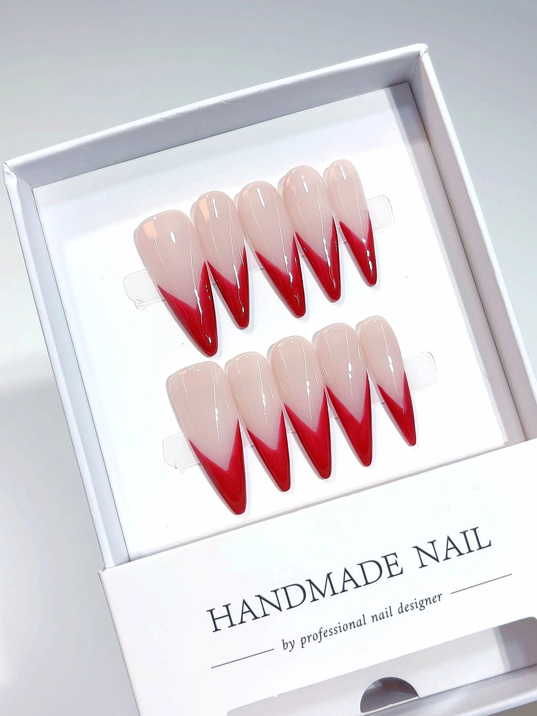 

Red V French Mid-Length Pointed Fashion Nail Art (A035)