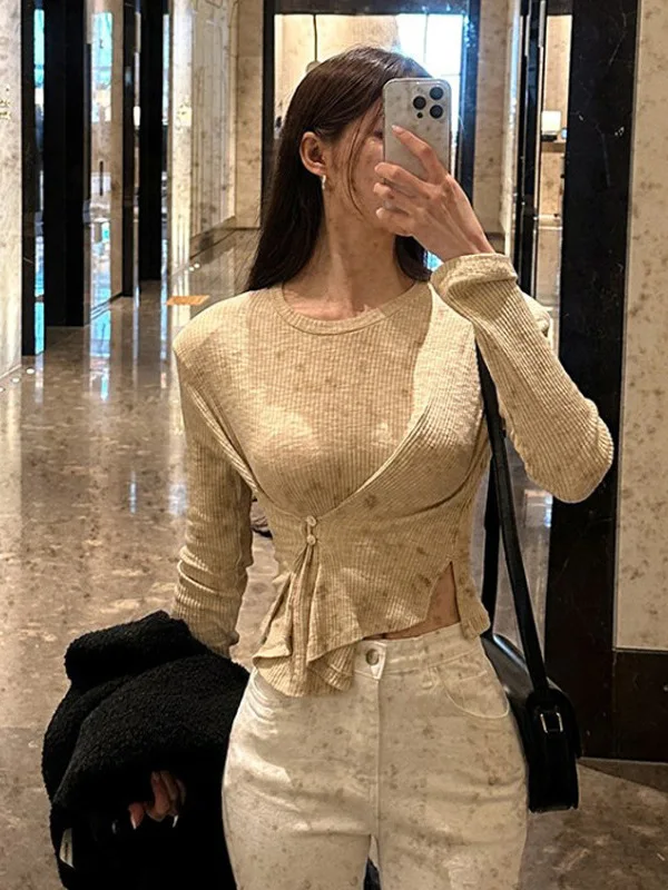 2024 Autumn Irregular Button Slim Round Neck Long Sleeved Sweater Pullover Women Cinching Waist Solid Slim Short Top 68I5