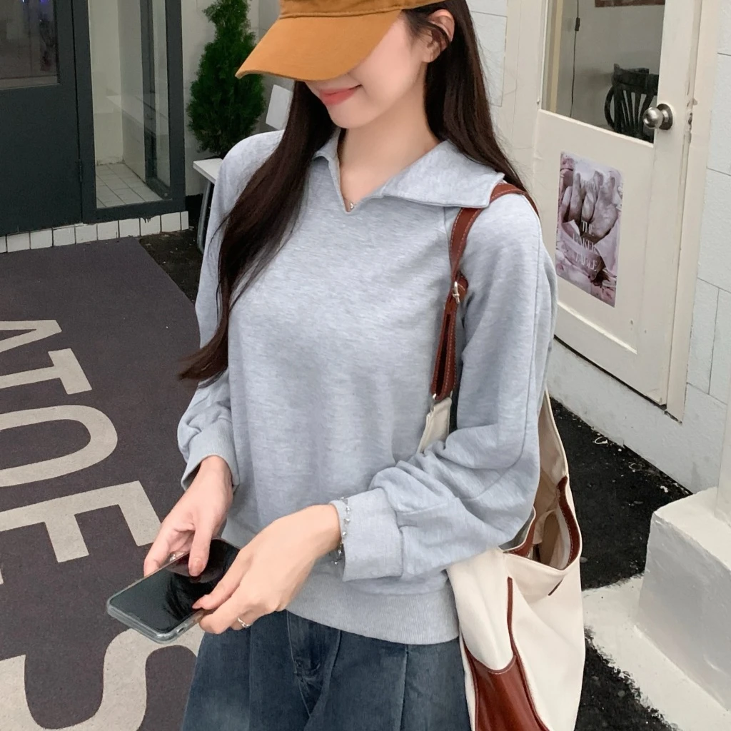 سويت شيرت نسائي برقبة بولو هاراجوكو سترات كبيرة الحجم غير رسمية للخريف من القطن الرقيق ملابس الشارع الشهير بلوفرات رمادية y2k للنساء