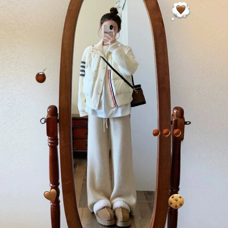 

Женская одежда, вязаное пальто с вышивкой, короткая женская зимняя повседневная куртка на пуху с хлопковой подкладкой, 2025 г., толстая верхняя одежда со свободным воротником