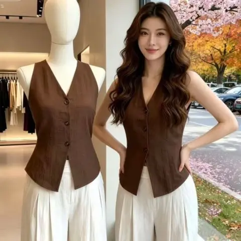 Retro Fashionable Vest Top Women's Summer Outdoor Wear Slim Fit Design Sleeveless Shirt Quality Fabric Button Detail