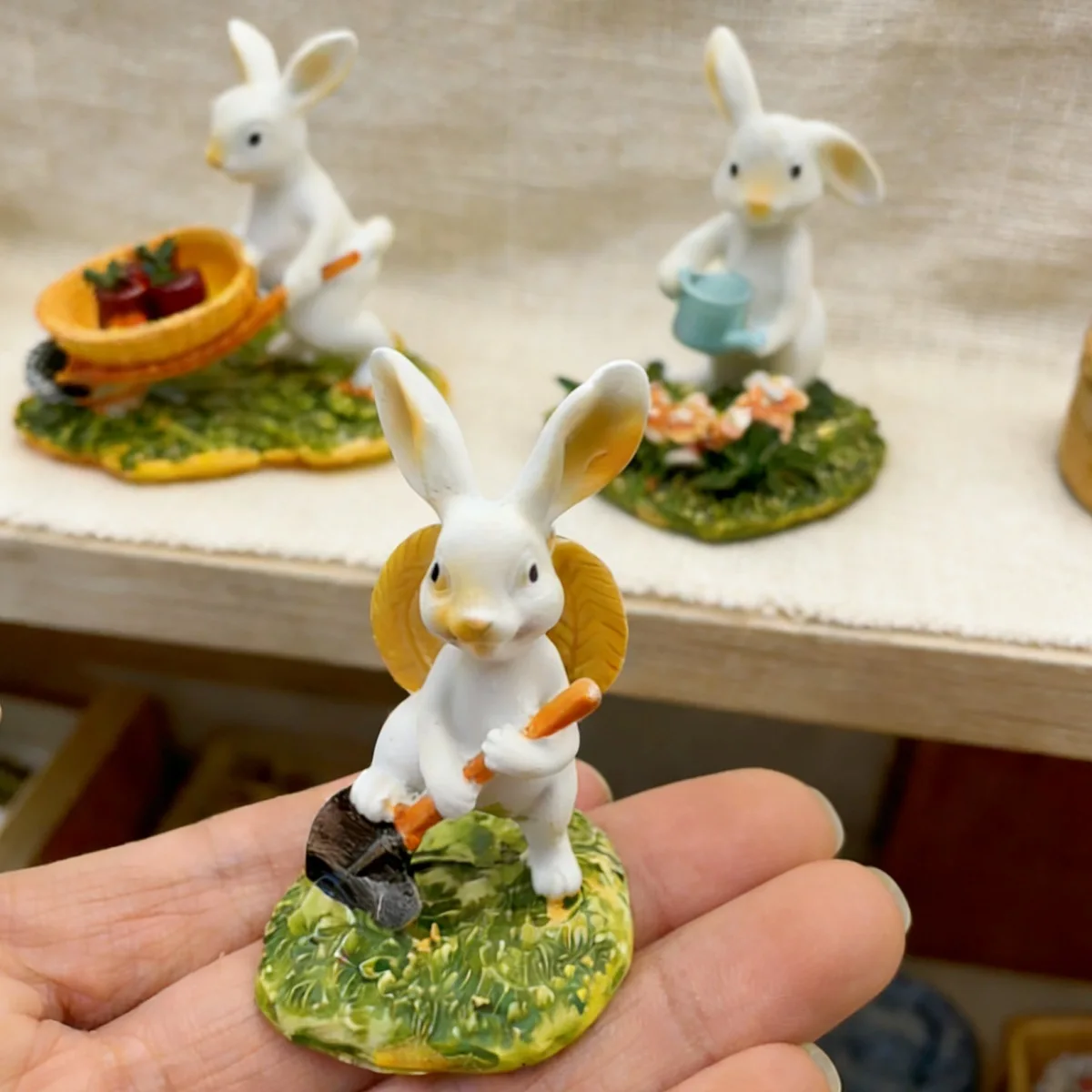 1Pc 1:12 Dollhouse Miniature Gardening Rabbit Figurines Resin Bunny Garden Micro Landscape Ornaments for Fairy Yard DIY Decor