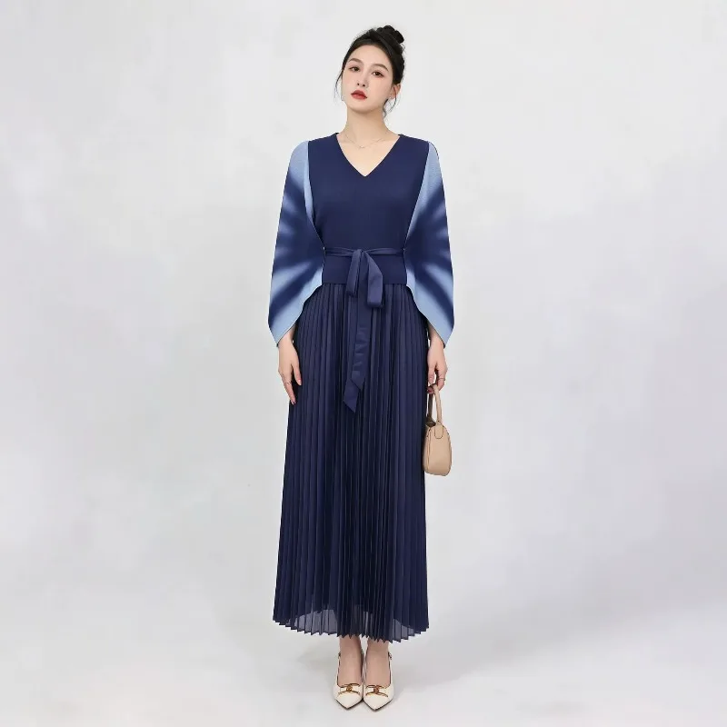 Plus Size 2026 Autumn New Dresses Plisse Gradient Color Block Wide Sleeves Fold V-Neck Waist-Tied Pleated Large Hem Ruched Dress