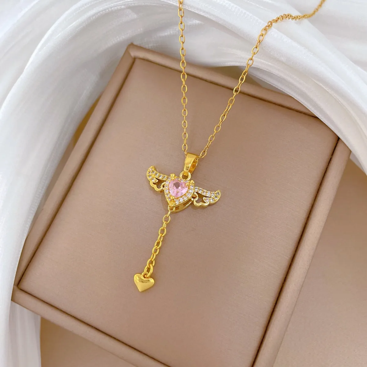 الحلو يمكن أن تتحرك القلب الزركون الوردي مع أجنحة شرابة قلادة القلائد للنساء الفتيات رومانسية الفولاذ المقاوم للصدأ سلسلة مجوهرات هدية