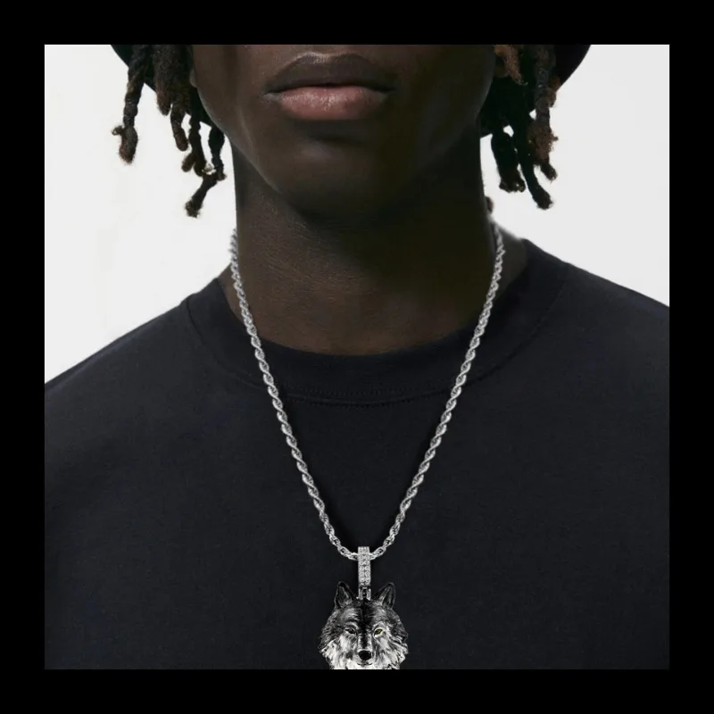 قلادة رأس الذئب المينا المطلية يدويًا نقية، قلادة طوطم الذئب المرصعة بالألماس على طراز الهيب هوب