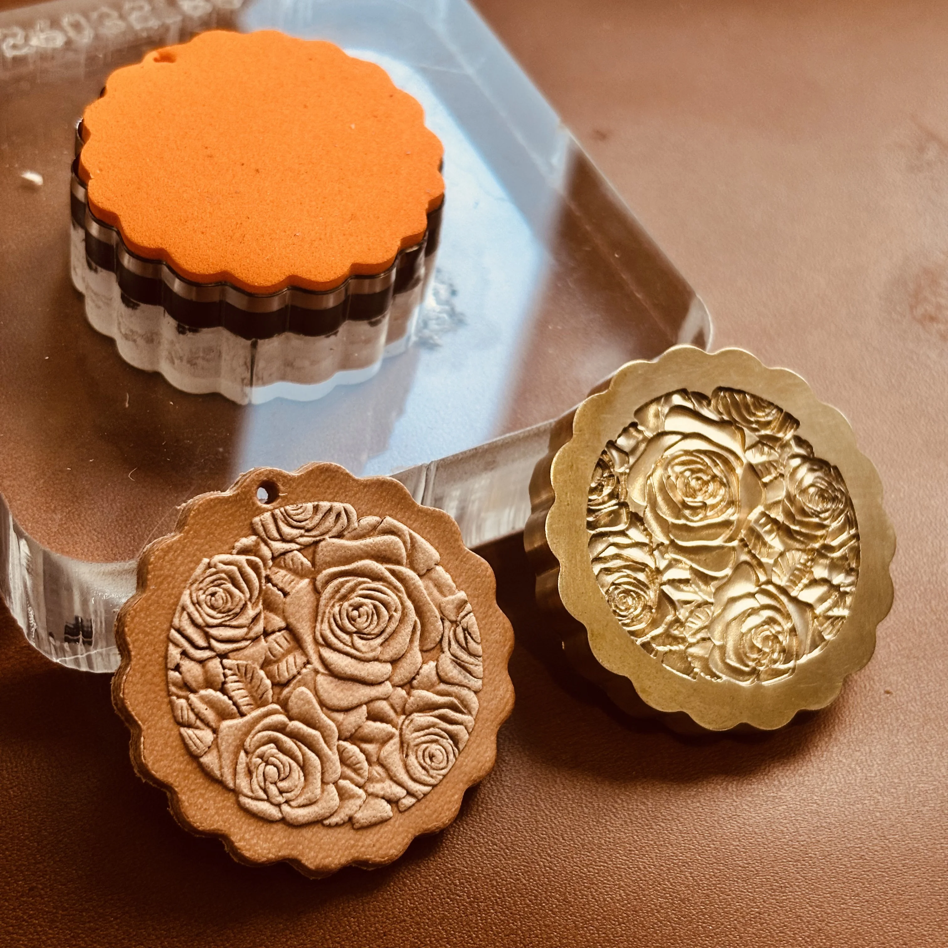 

3D Rose Pattern Leather Embossing Stamp Cutting Die Set Brass Mold Leathercraft Cutter Carving Stamps Tool DIY Notebook Pendant