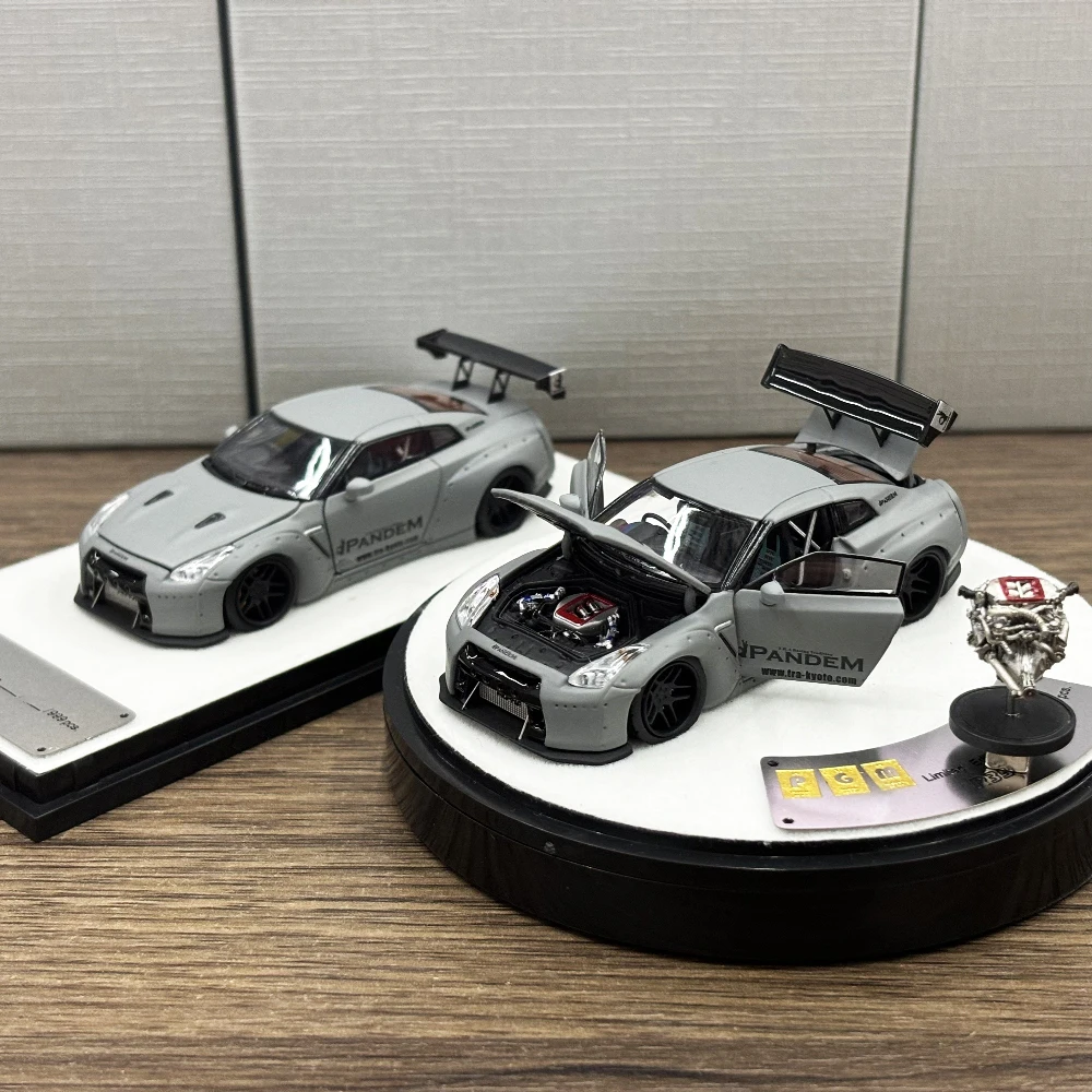 

PGM 1:64 GTR R35 PANDEM Zero Fighter Diecast Model Car