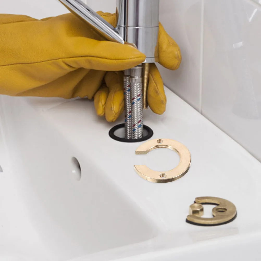 

Комплект из 2 штук: латунные стопорные гайки для крепления смесителя, предотвращающие расхлестывание, для кухонных и ванных раковин, обеспечивающие надежную фиксацию и устойчивость.