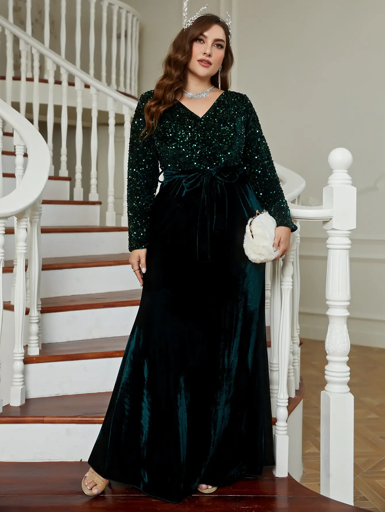 

Wow! Plus Size Bridal Gown Secret – Velvet & Sparkle Long Sleeves! Slimming Magic – Hot Sale!