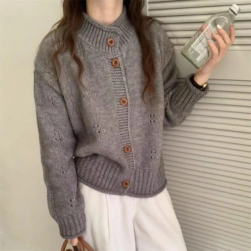 Fashionable And Ver… - image