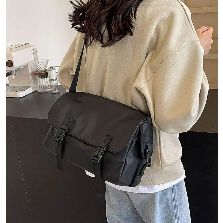 2026 New Fashion Casual Large Capacity Sports Bag Single Shoulder Versatile Messenger Bag Storage Backpack for Youth Waterproof