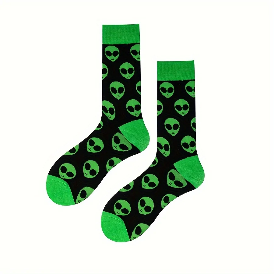 1 pair of autumn and winter new green alien cartoon pattern men\'s couple middle tube socks