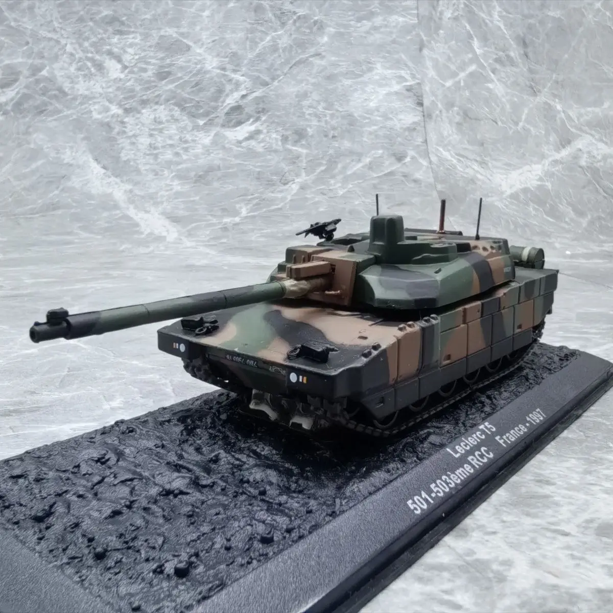 1/72 French Leclerc T5 Tank, NATO Camouflage, 1997 (Alloy（Main Body）+Plastic Material) Model Ornament