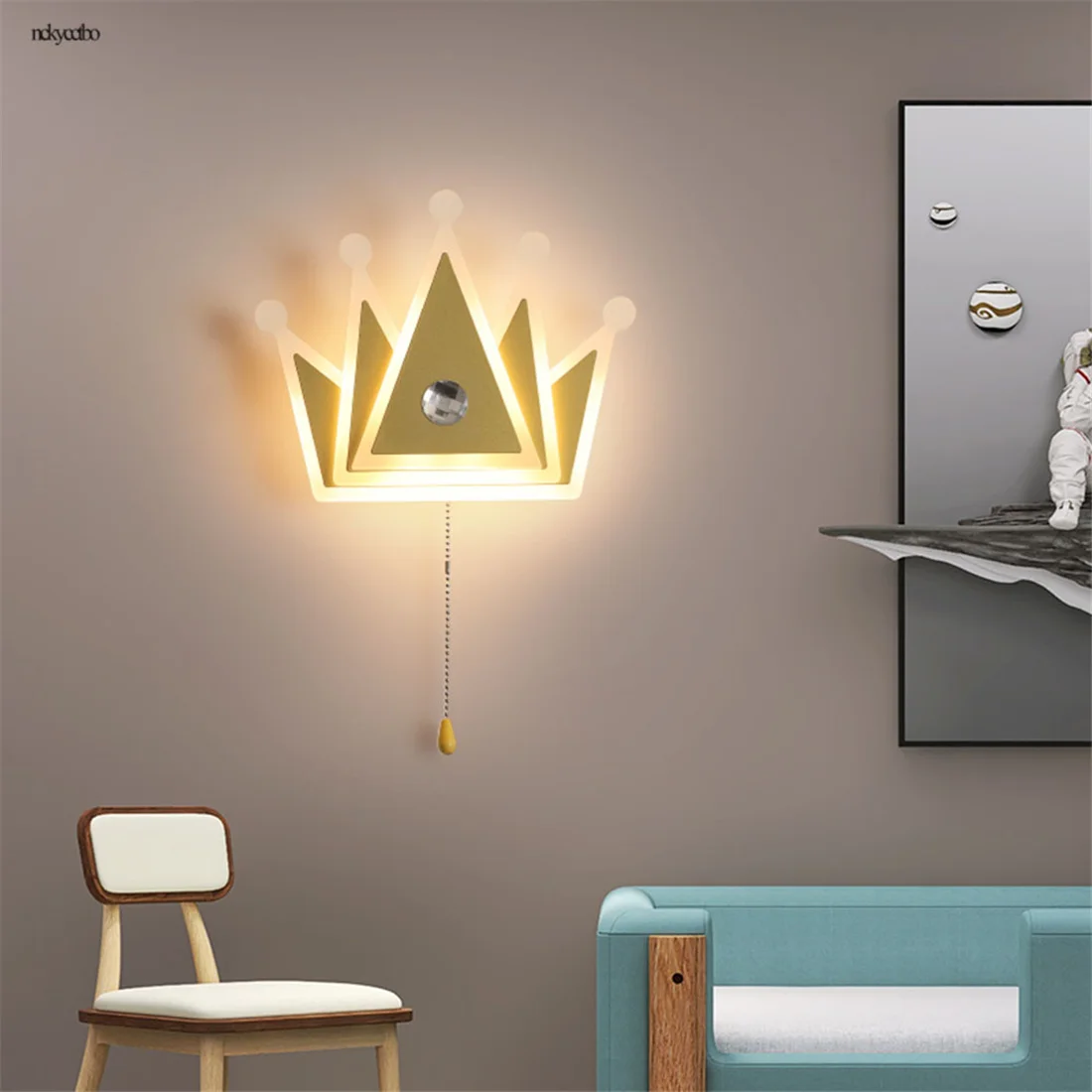 

Creative Children'S Room Crown Led Wall Lamp With Pull Switch For Girls Bedroom Bedside Nursery Aisle Changeable Sconce Lights