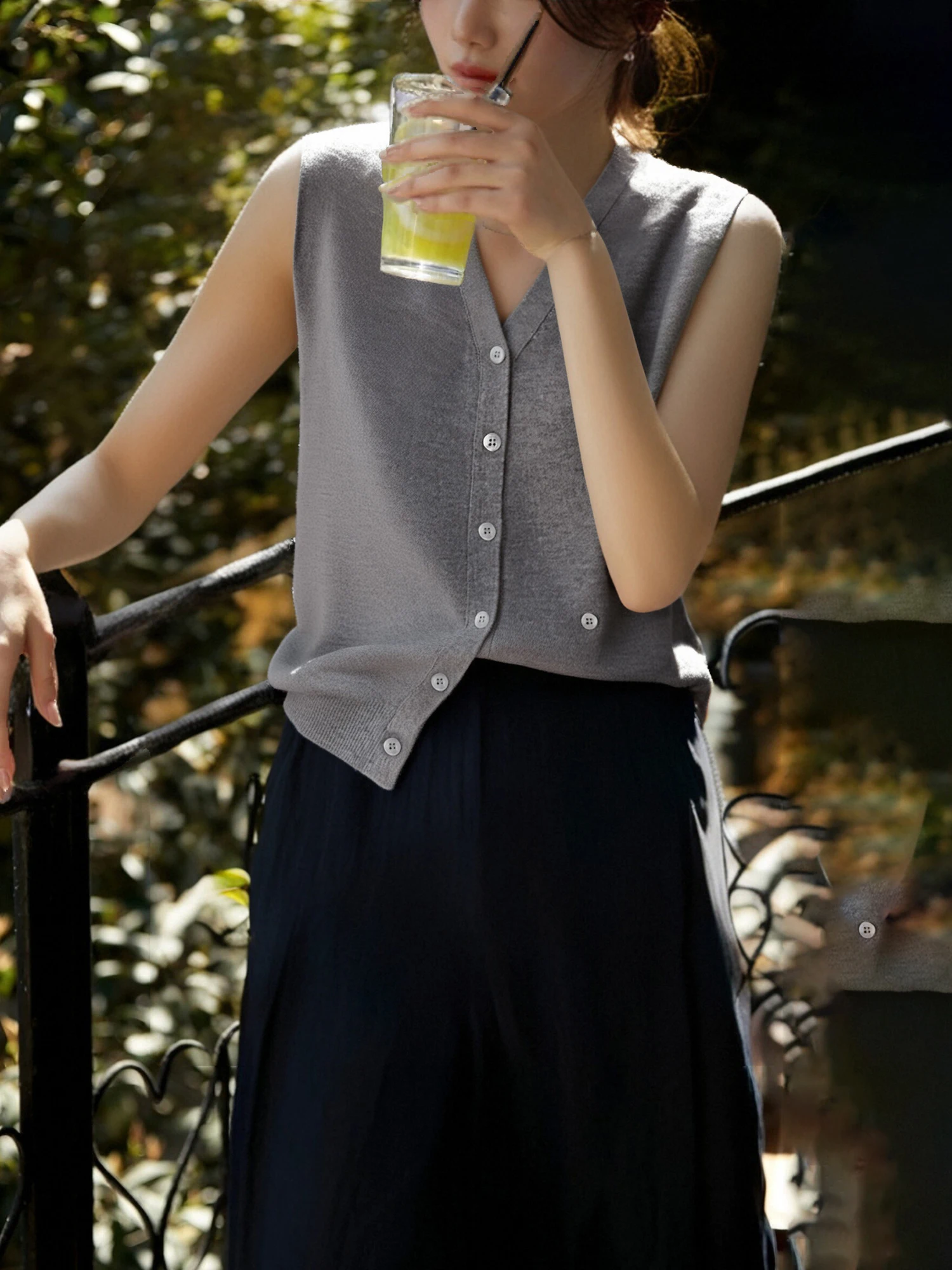 

Chivirin Lightweight Knitted Cardigan Fine Wool Women's Faion Summer 2025 Svel Vest Color Commute Sle