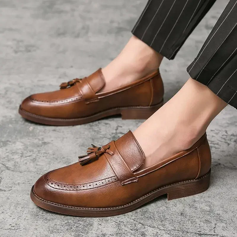 Sapatos de couro Oxford estilo britânico masculino, clássico e confortável, sapatos de casamento casuais