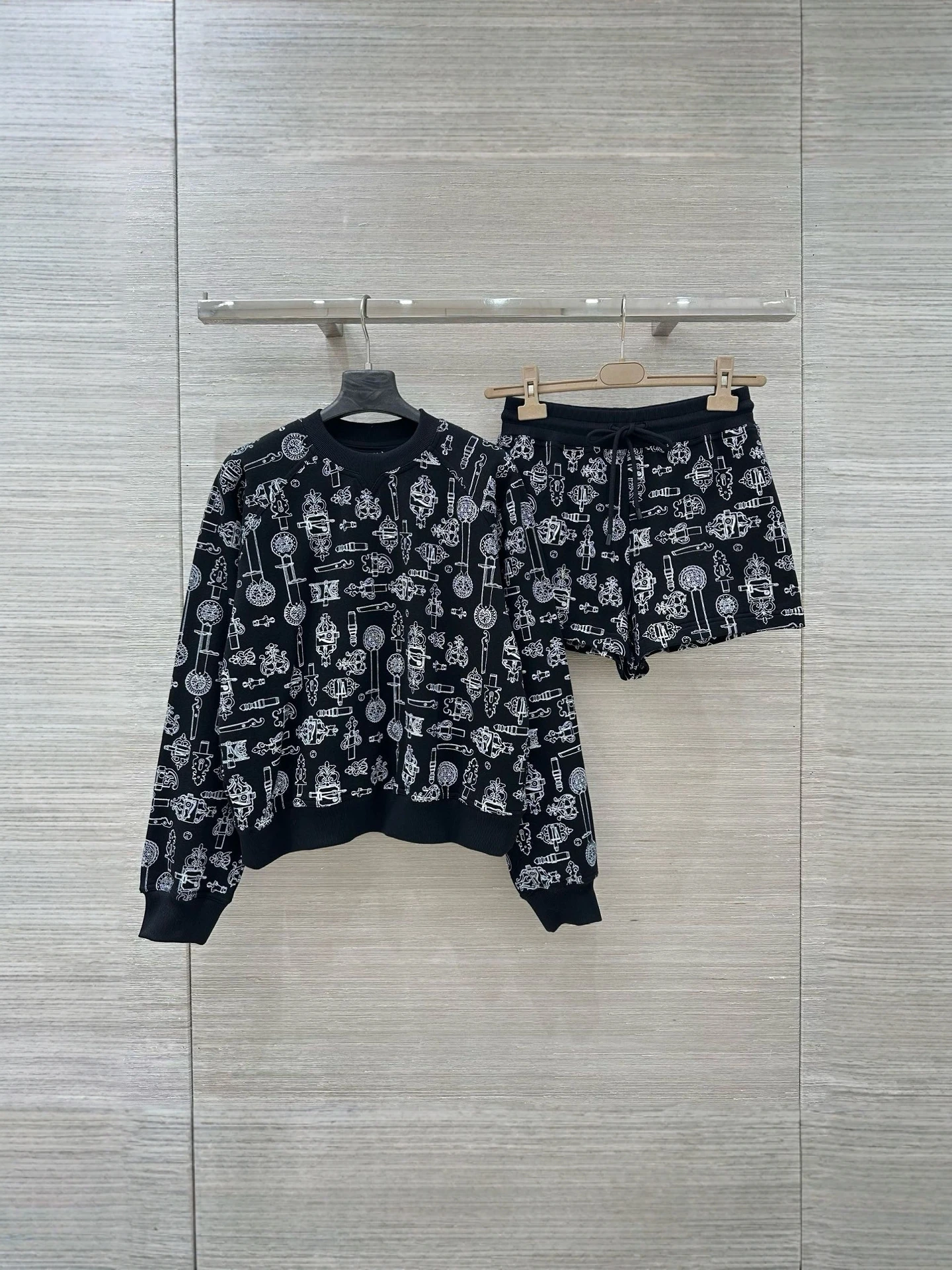

Original Quality round Neck Sweatshirt Drawstring Shorts Jersey Cotton Sportswear Set Breathable Long Sleeve Ladies Outfit