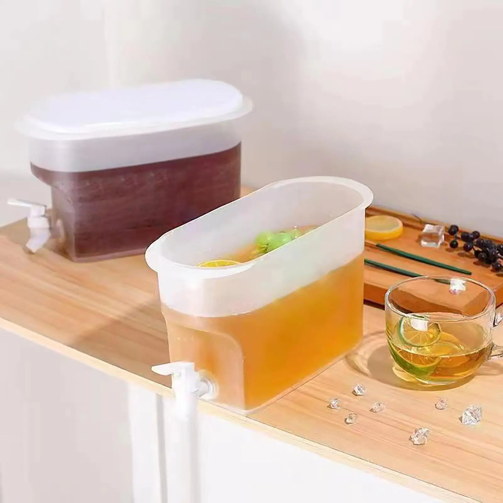 2.8L Capacity Fridge Drink Dispenser With Spout Refrigerator Cold Kettle With Faucet Refrigerator Beverage Container