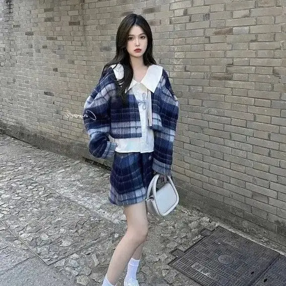 

Japan Autumn And Winter Commuting Style Casual And Fashionable Versatile Plaid Autumn Three-Piece Set