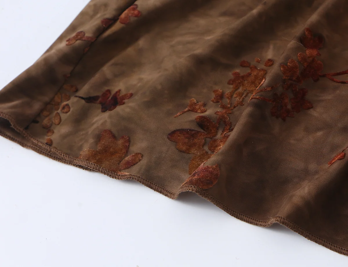 Damen Sexy Kleid mit Schleifenkragen, Rückenfreies Neckholder-Maxikleid, Modisches Ärmelloses Bedrucktes Schlankes Kleid, Elegantes Sommerkleid in Braun ﻿ – Detail 10