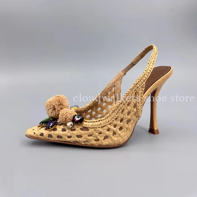 Exquisita Sandalia de Lujo con Decoración de Bola de Felpa de Piedras Preciosas de Colores, Sandalia Vintage Hecha a Mano con Parte Superior Tejida de Rafia, Punta en Pico, Elegante y con Tacón de Aguja