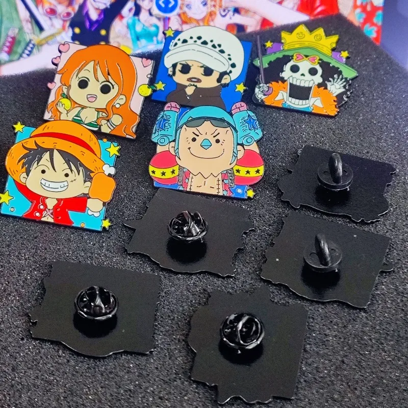 ワンピース漫画ブローチキャップルフィ Q Figurals ゾロサンジアニメアクションフィギュアおもちゃバッジ商品装飾子供のギフト