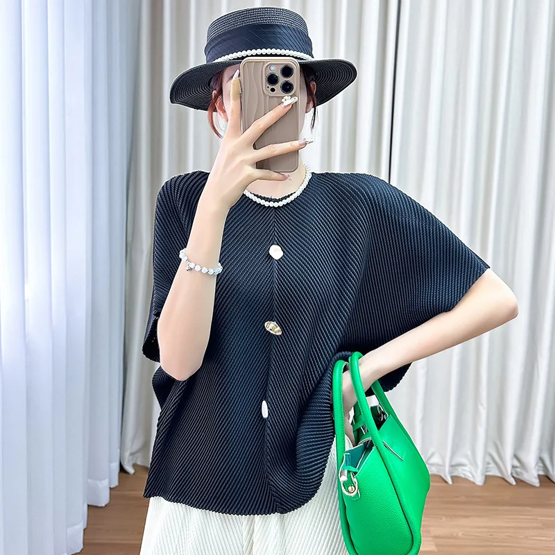 Miyake Pleated 2024 Summer Casual Korean Style Bat Short-sleeved Round Neck Button Solid Color Fashionable Slim Top for Women