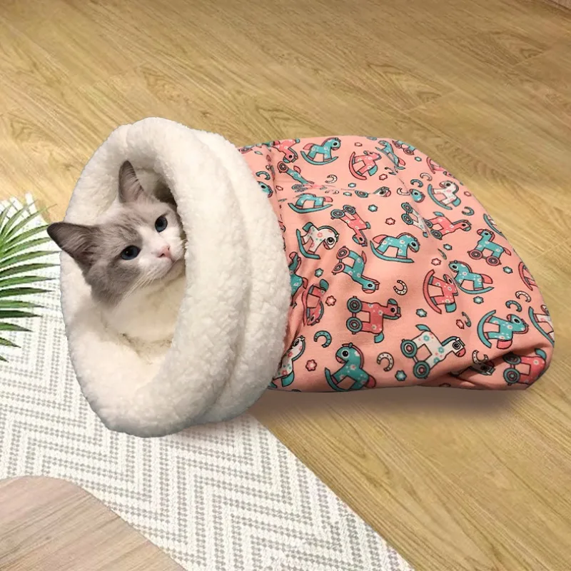 Cat Sleeping Bags Lamb Plush Thickened Pocket Warm Semi-enclosed Soft Hole Bed Winter Portable Pet Cat Nest Quilt Wholesale