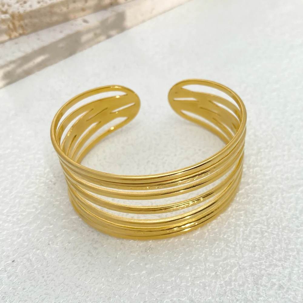 Classic Gold Color Wrinkle Texture Bangle Bracelet For Women Exquisite Cuff Bracelet Stainless Steel Hand Ornament Punk Jewelry