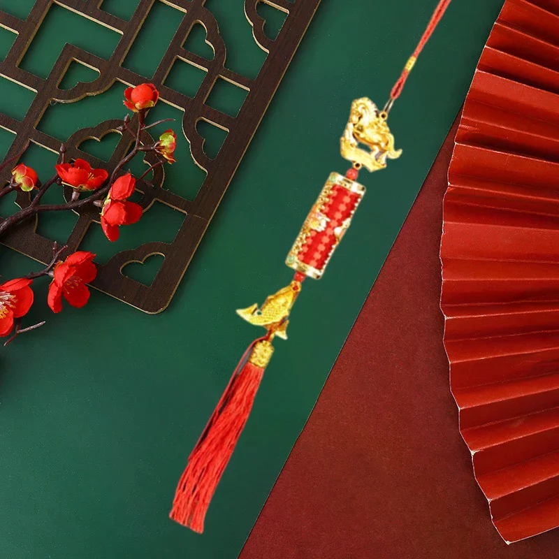 احتفالي زودياك 2026 سنة الحصان الجدار الشنق سيارة زخرفة السنة الصينية الجديدة قلادة ذهبية حمراء محظوظ الديكور هووسورمينغ