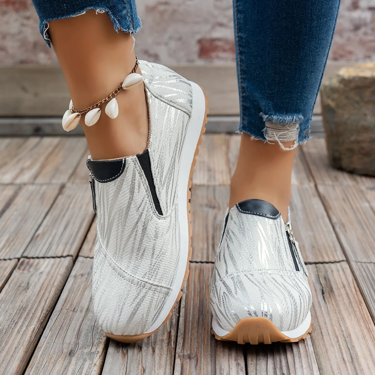 

New fashionable, trendy and versatile casual shoes, lace-up graffiti Lofu shoes, casual shoes, women's casual sports shoes