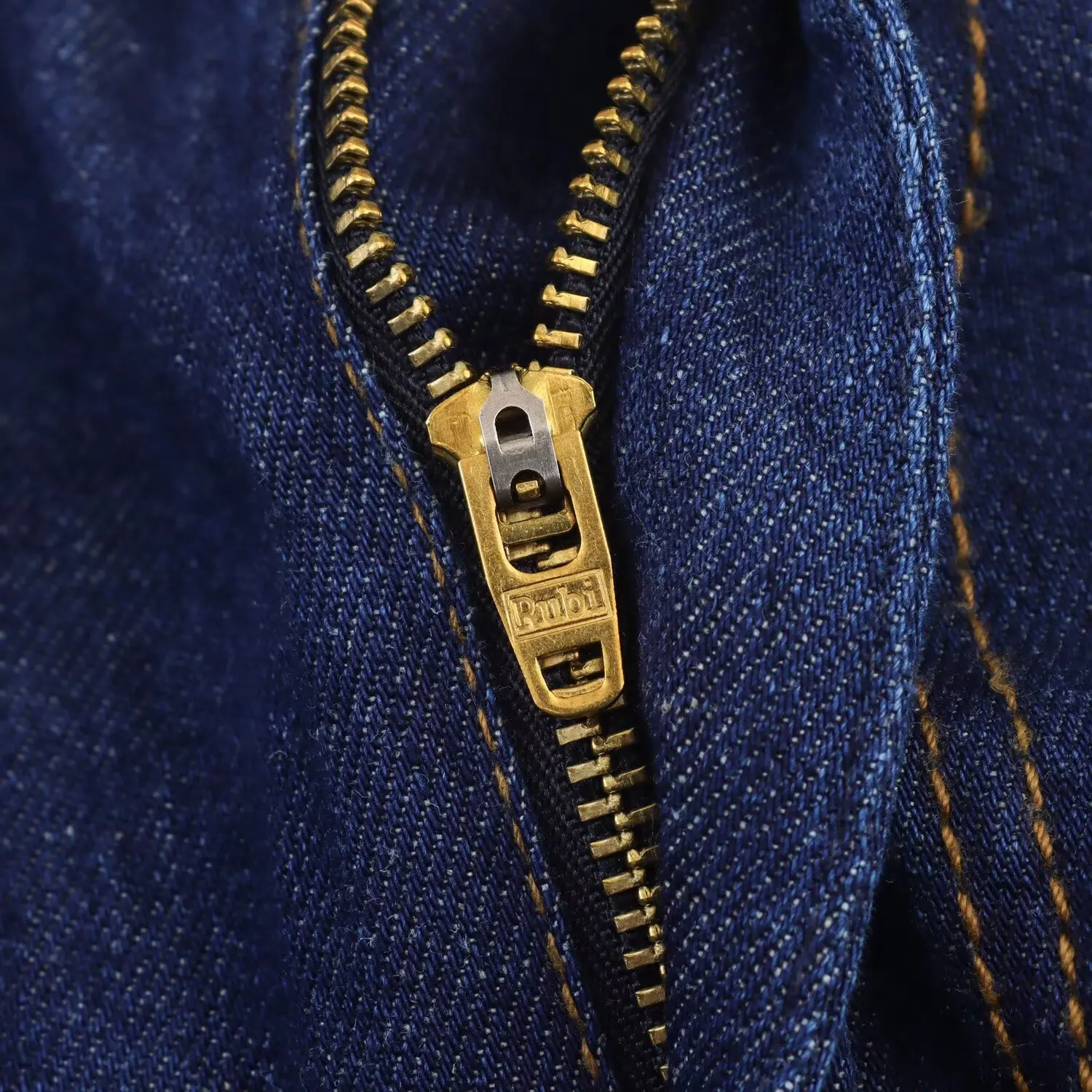 Nowe modne, codzienne szorty jeansowe damskie z wysokim stanem, zapinane na zamek, w jednolitym kolorze, dopasowane, z paskiem.