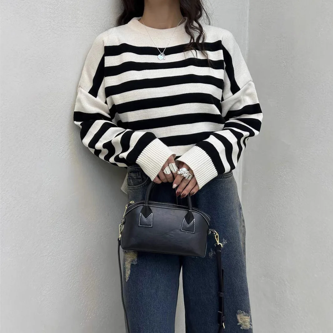 2025 الخريف والشتاء المرأة سترة تصميم الشعور المتناقضة مخطط البلوز سترة فضفاضة الجانب الشق سترة