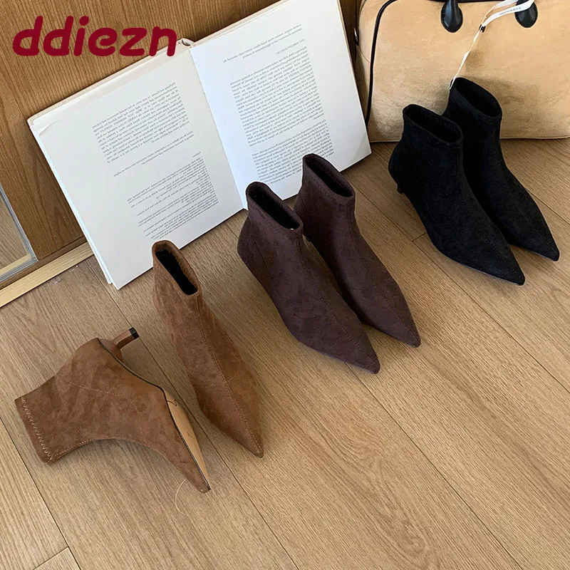 

Модные современные женские ботильоны с острым носком, пикантные женские короткие эластичные ботинки из флока с женскими туфлями-лодочками на низком каблуке