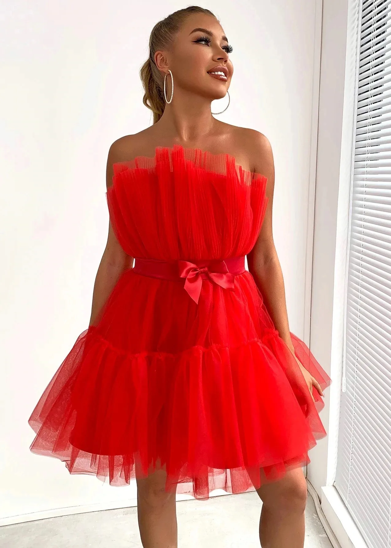 Vestido de fiesta de noche Sexy para mujer, vestido plisado con lazo y espalda descubierta de malla, minivestido corto elegante para boda, cumpleaños, graduación, vestido de cóctel