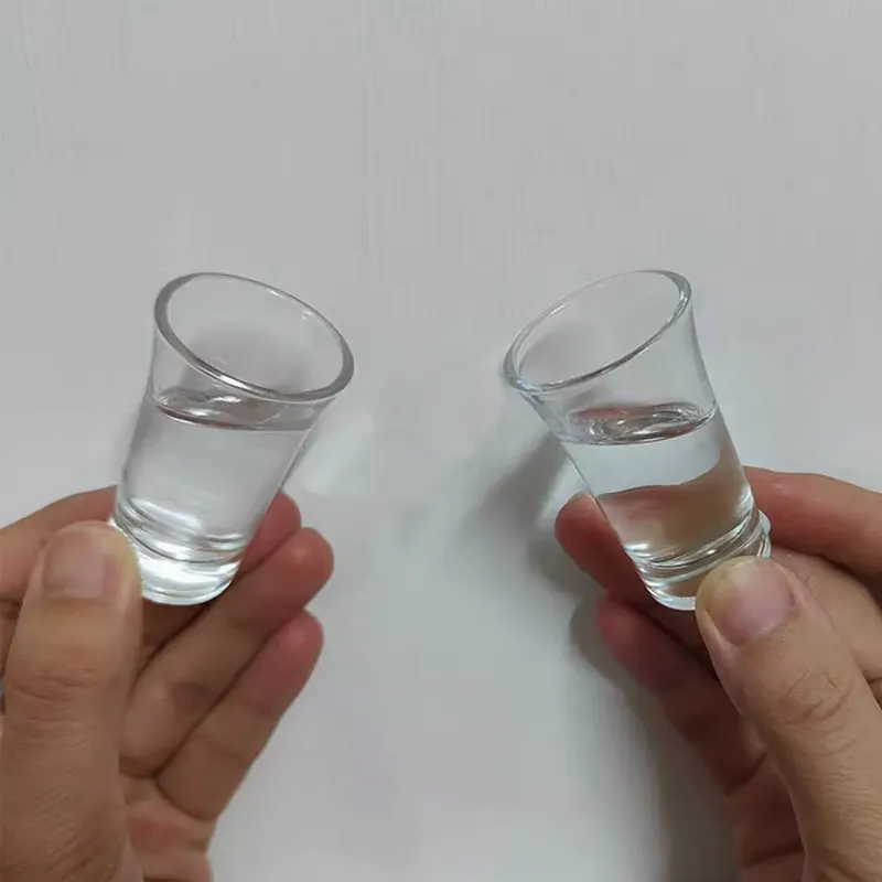 50ml/60ml/70ml Schnapsglas 2 Stück Spirituosenglas Bar-Cocktailglas Luxuriöses Glasgeschirr Kleine Weingläser Hochwertige Bar-Accessoires