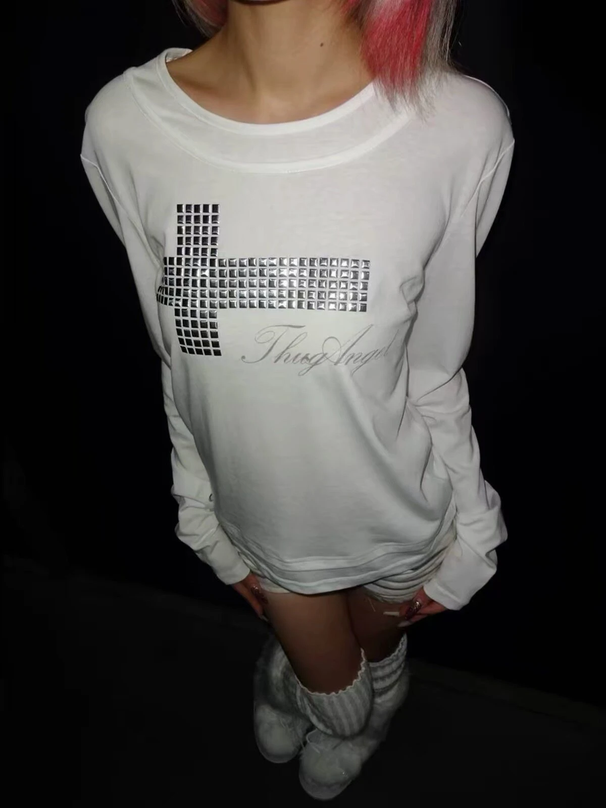 Karrcat Trashy Y2k T-Shirt mit Strass-Flügeln, Grunge-Ästhetik, Metall-Print, Langarm-Oberteil, Gothic-Pailletten-Streetwear, American Emo – Detail 10