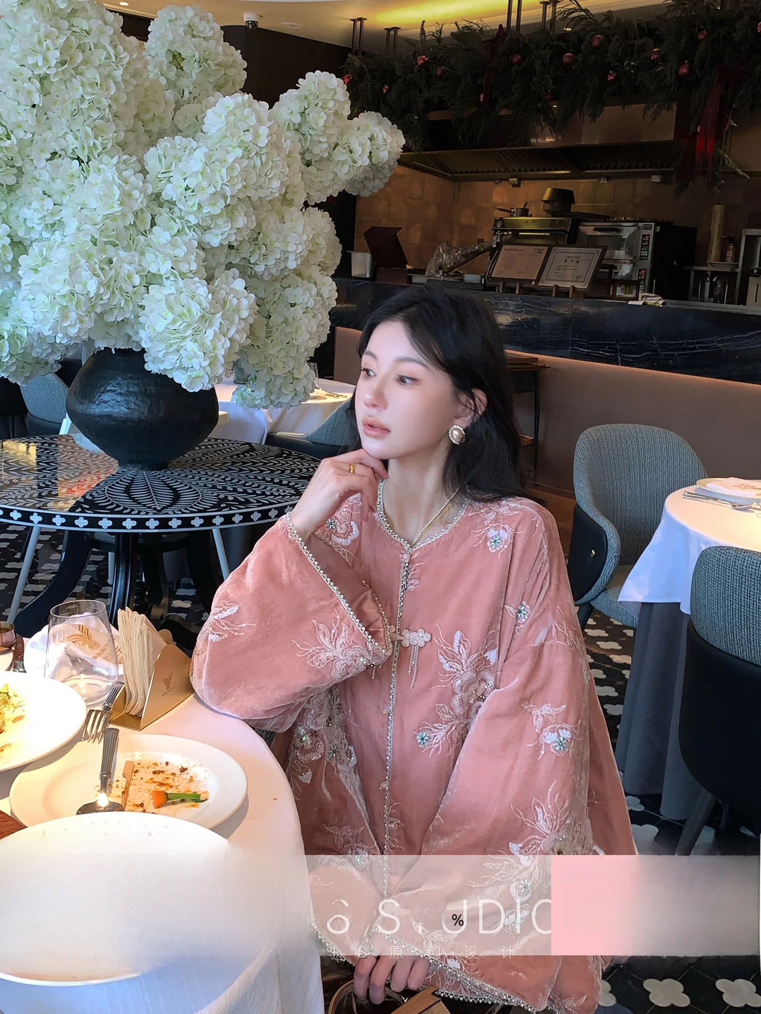 

MOSS STUDIO Winter New Chinese Sle Heavy Embroidery Velvet Cotton Jaet Women's Outerwear iny Sequin Loose Fit Long Sve