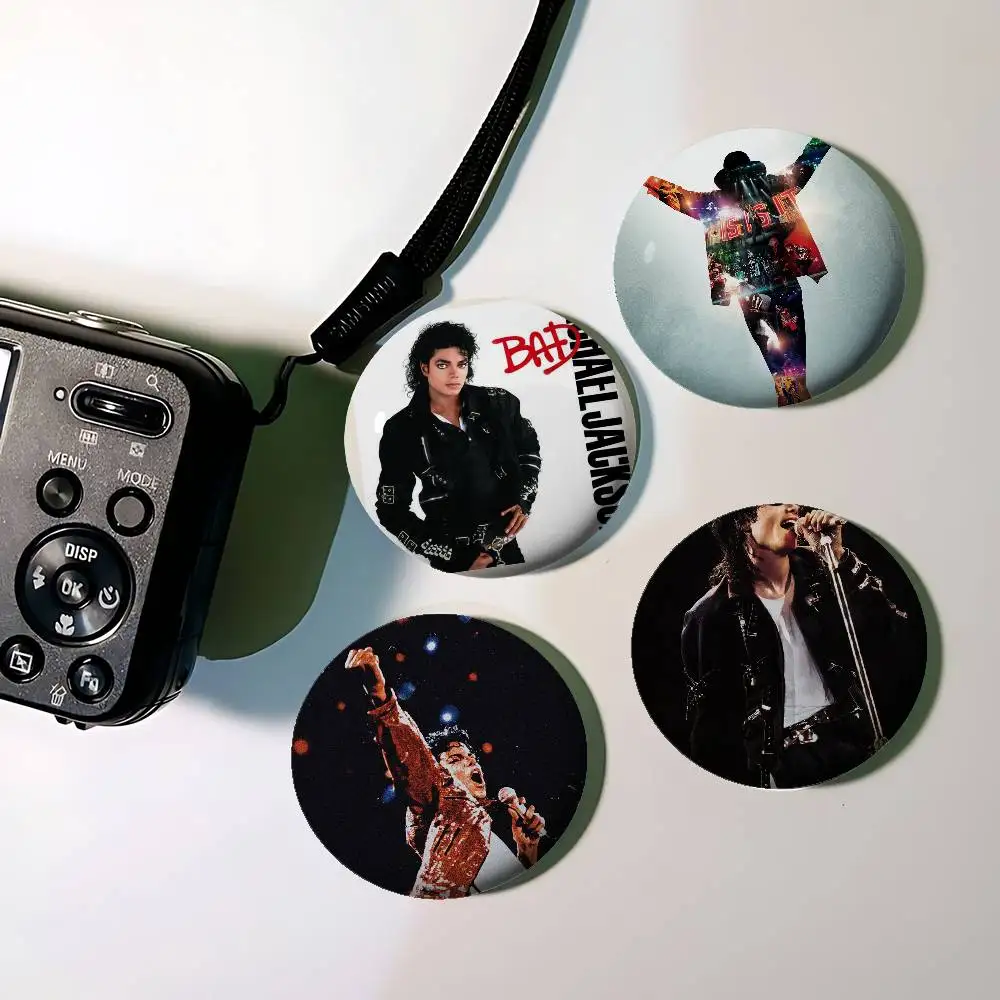 Insignias de cantante Michael Jackson, broche de botón suave de hojalata, insignia de Metal, accesorios de joyería personalizados, sombrero, bolso, solapa