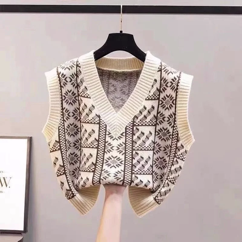 

Paste Vest Female Knit Spring And Autumn Outer Ladies Sweater Autumn And Winter New Retro V Collar Wear Korean Short Vest