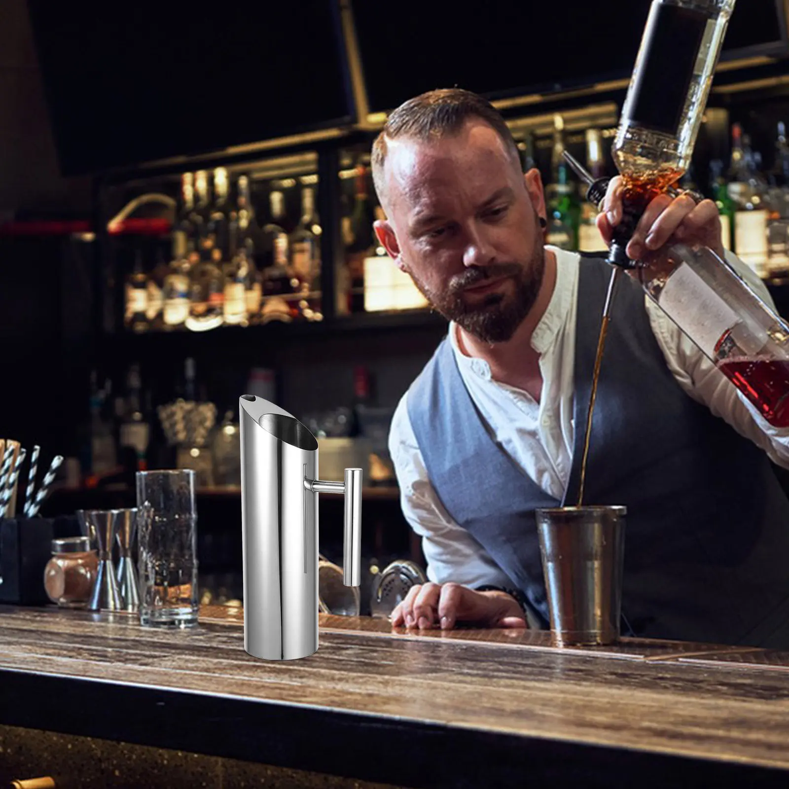 Stainless Steel Cold Water Pitcher 1.5L Rust Resistant Straight Body for Home Restaurant Juice Cocktail Serving